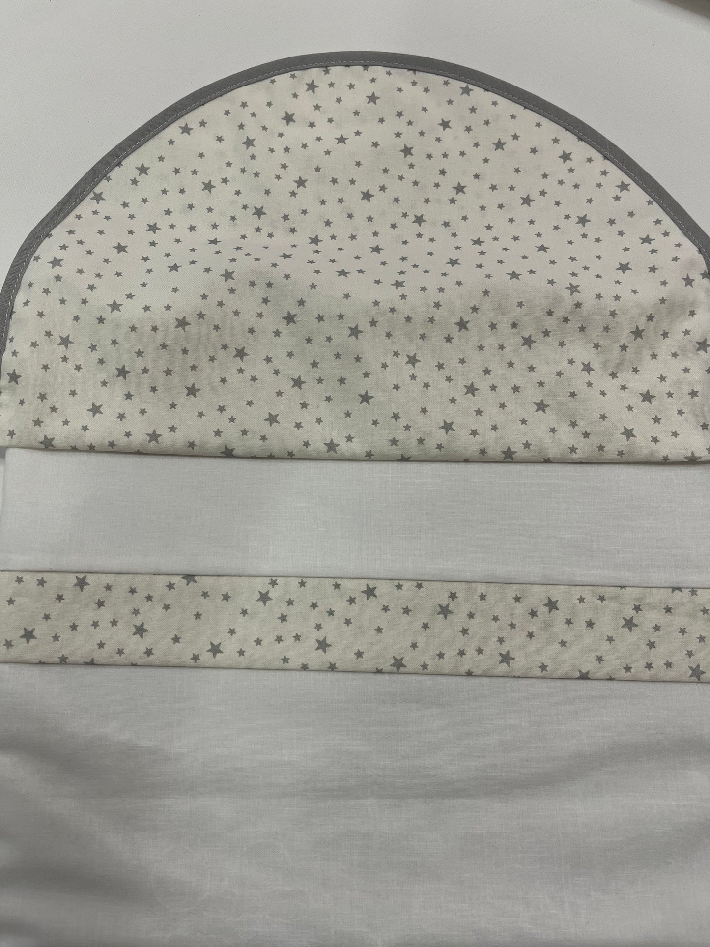 Sabana carro o capazo 35/40x75cm Estrellas blanco/gris