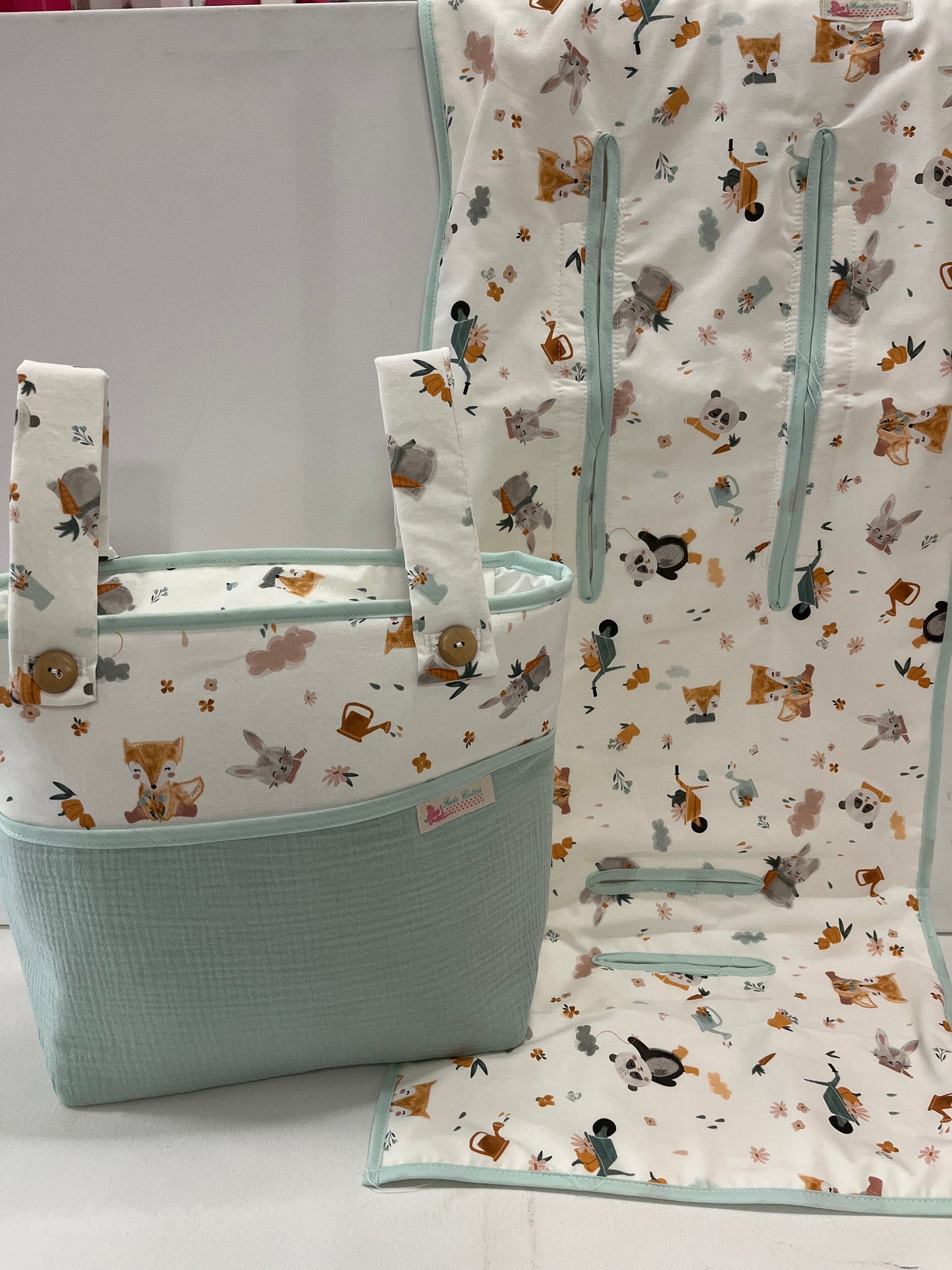 Bolso y Colchoneta Carro o Silla de Paseo Zanahorias Menta